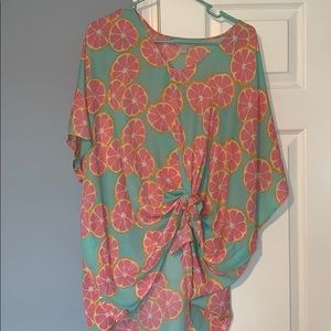 Fun flowy grapefruit shirt